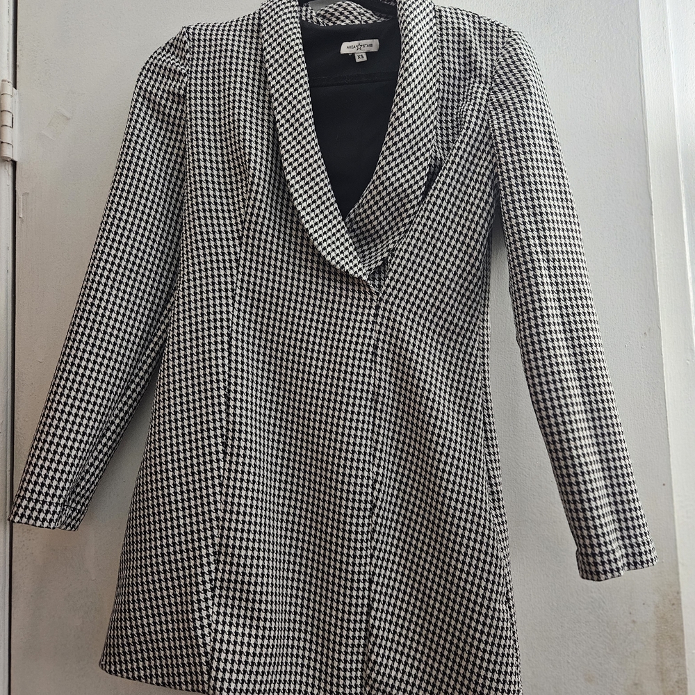 Black and White Houndstooth Blazer